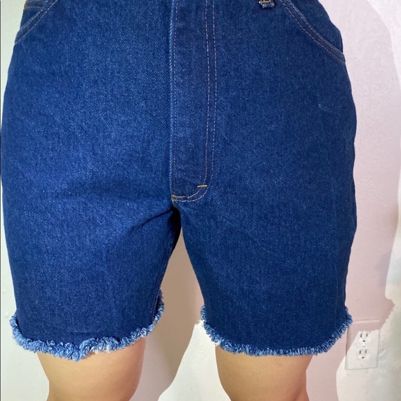Vintage high waisted denim Lee shorts - Picture 4 of 8